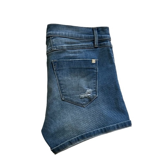 Bebe Light Wash Rolled Cuff Boyfriend Denim Shorts Size 27 - Picture 3 of 6